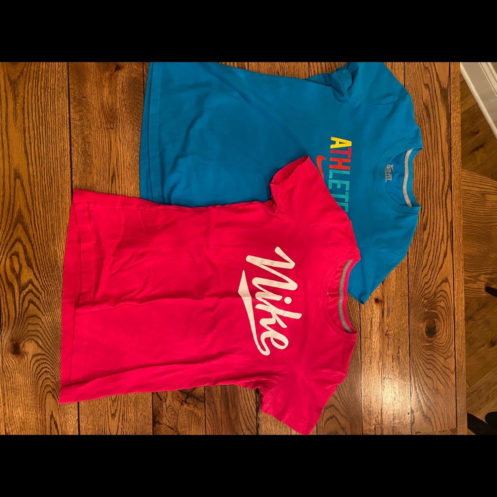 2 Nike T-Shirts